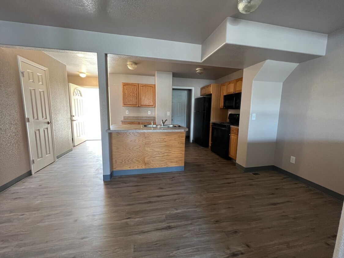 Primary Photo - 3 bedroom, 2 bathroom - 3 plex - 2 story