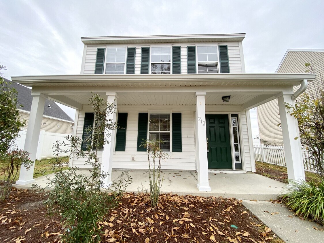 Foto principal - Three Bedroom, University Park Home!