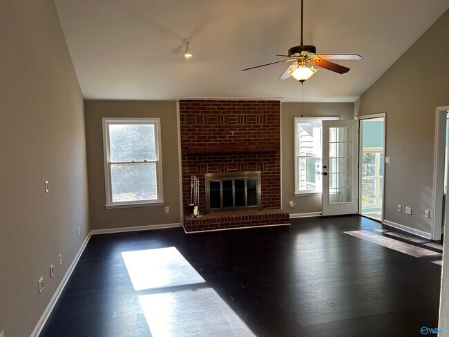 Building Photo - 503 Highland Dr