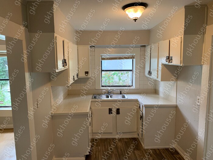 Foto principal - 633 84th St S