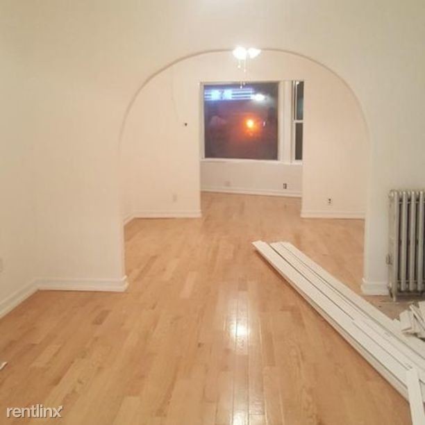 Primary Photo - 6044 Metropolitan Ave