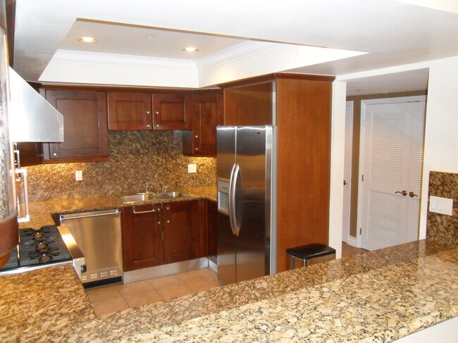 Building Photo - 1246 Armacost Ave