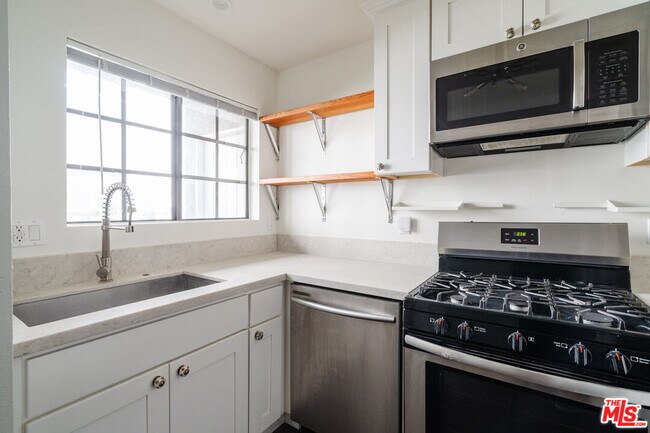 Foto del edificio - 246 N Coronado St