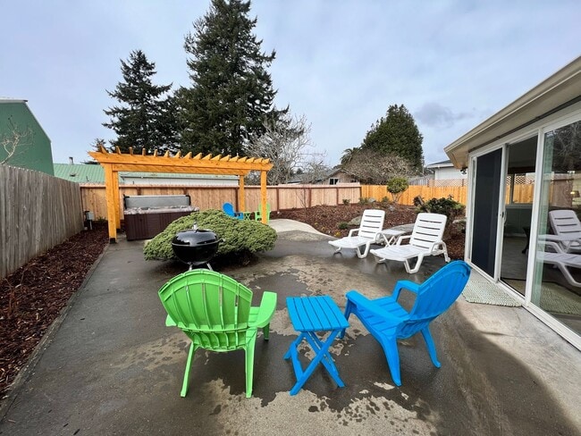Building Photo - 307 Del Norte Ln