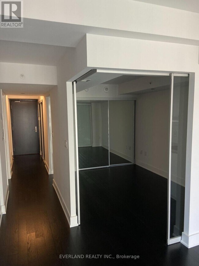 Photo du bâtiment - 955 Bay St.