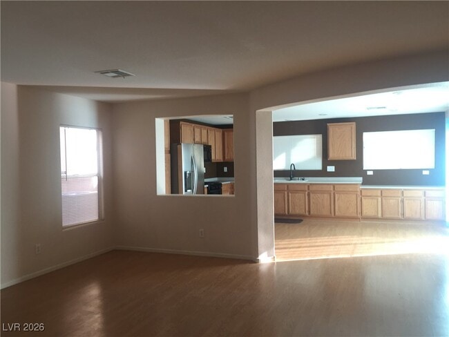 Building Photo - 668 Shadwell St