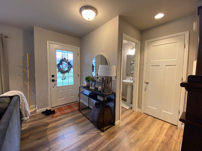 Building Photo - 204 Sugar Maple Ln