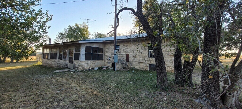 Foto del edificio - 199 Apache Springs Rd
