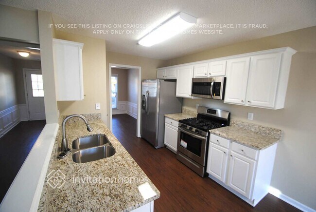 Building Photo - 2215 Sprucewood Dr NW