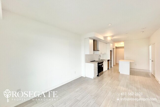Building Photo - Modern 2-Bedroom, 2-Bath Condo in Downtown...