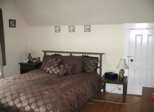 Foto del edificio - 63 Whitman Ave