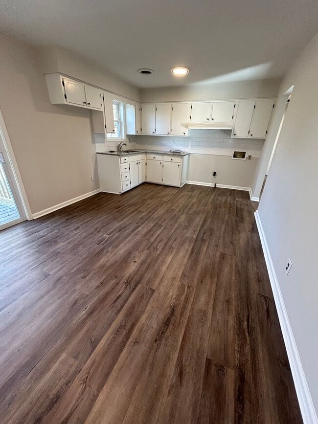 Building Photo - 115 Tisdale St