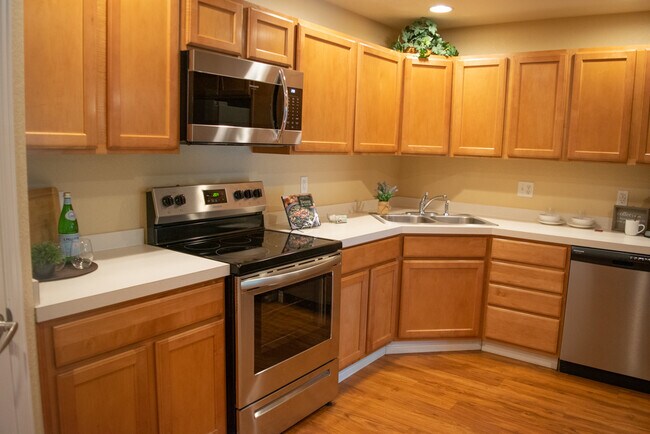 Building Photo - 5026 Northern Lights Dr