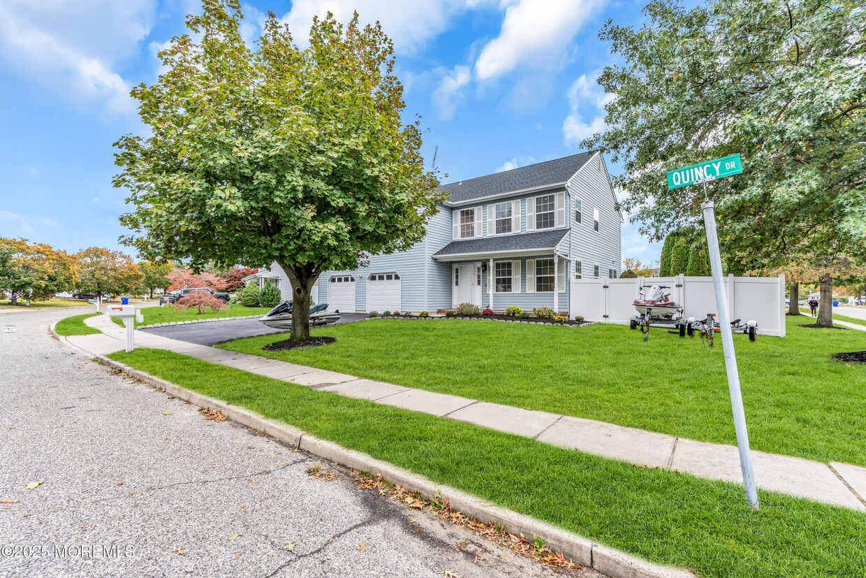 Foto principal - 922 Quincy Dr