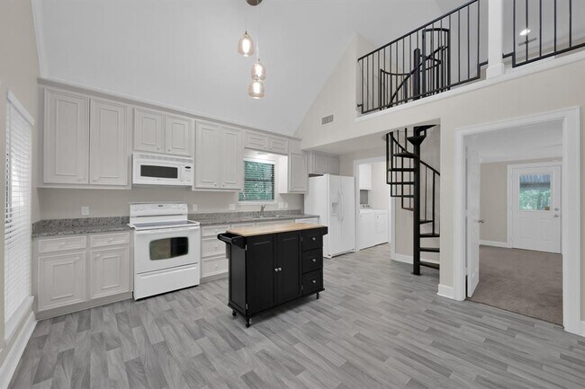 Foto del edificio - 6436 Longmire Rd