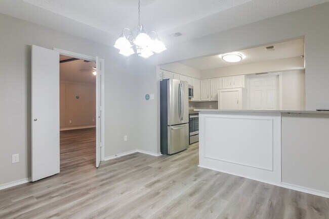 Building Photo - 436 Northwood Trail