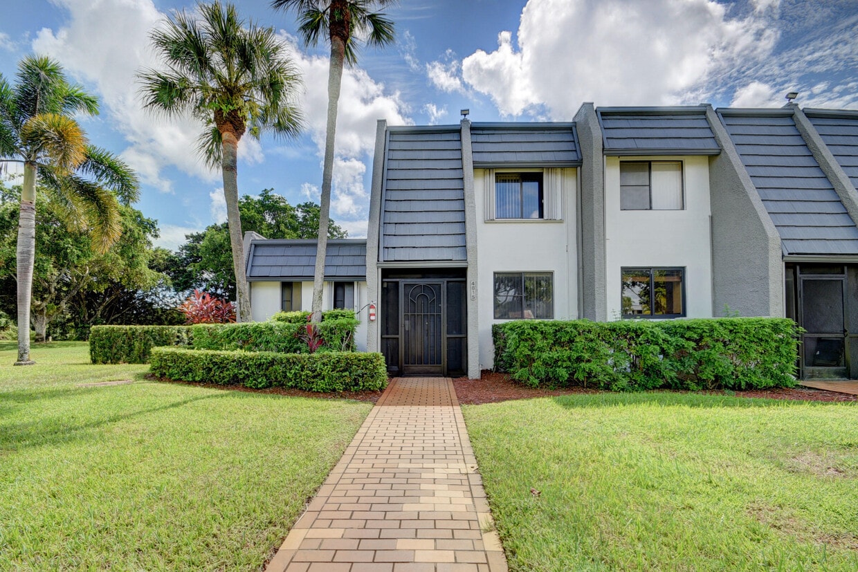 Foto principal - 4815 Esedra Ct