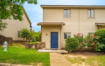 Building Photo - 5 Edgehill Cove