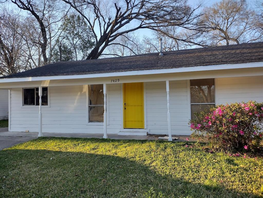 Foto principal - 7429 Yoe St