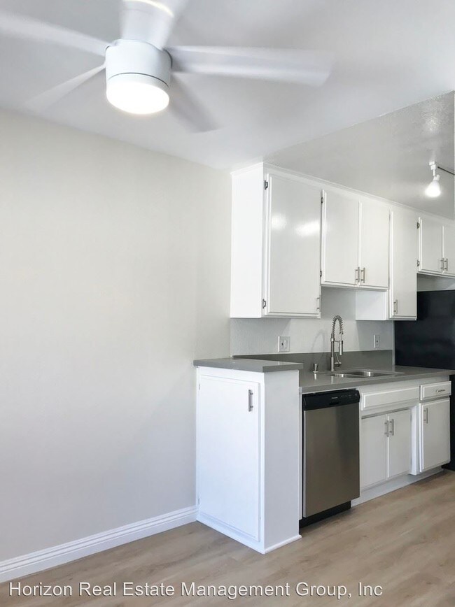 Building Photo - 10255 Riverside Dr