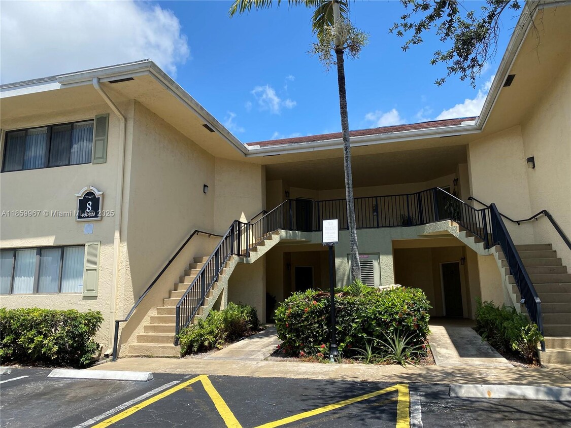 Foto principal - 2445 SW 18th Terrace