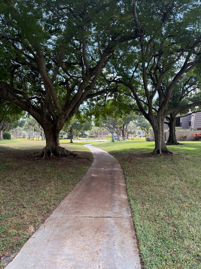 Foto del edificio - 419 4th Ct