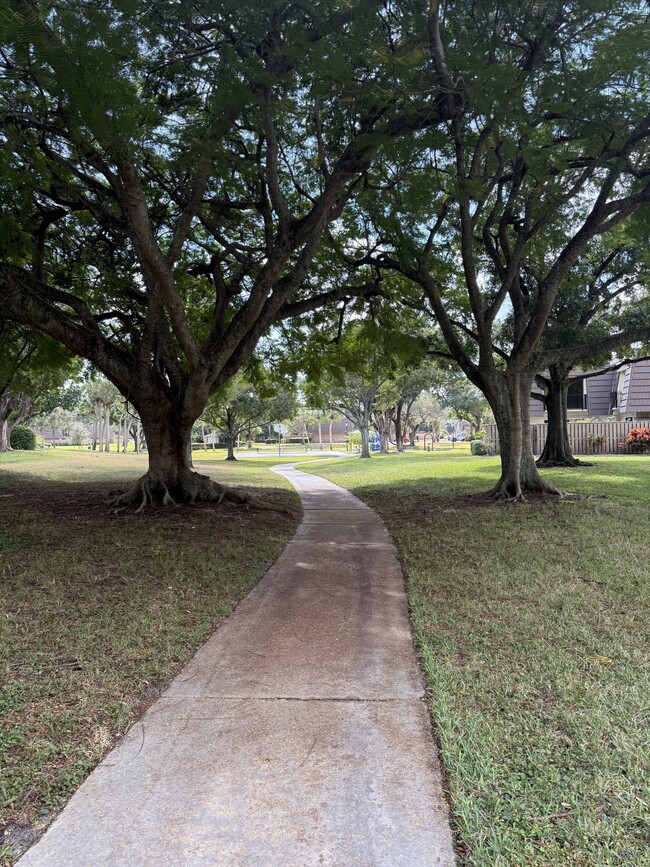 Photo - 419 4th Ct Townhome