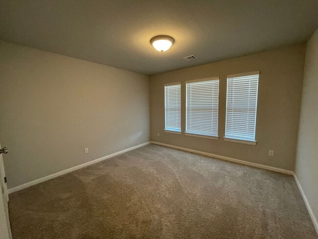 Foto del edificio - Beautiful 3 Bedroom 2 Bath 2 car garage ho...