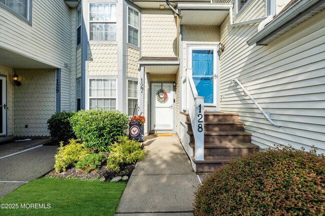 Building Photo - 127 Evergreen Ct