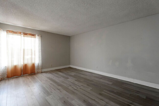 Foto del edificio - 1501 Living Desert Dr