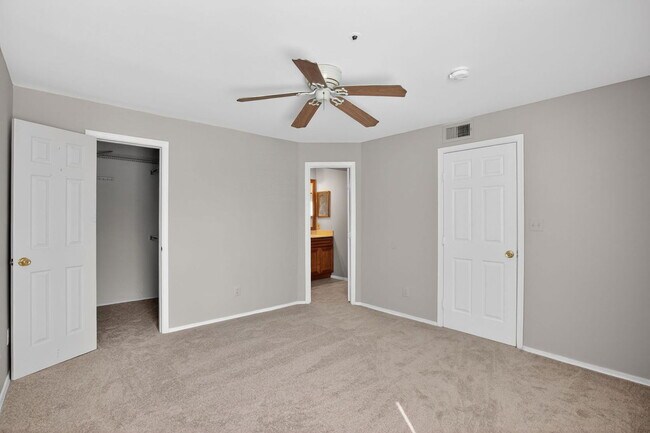 Foto del edificio - 13564 Lord Sterling Pl