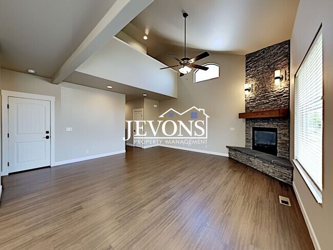 Foto del edificio - 7302 W Chestnut Ave
