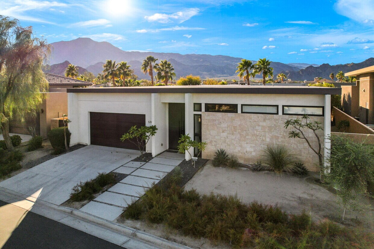 Primary Photo - 57623 Salida del Sol