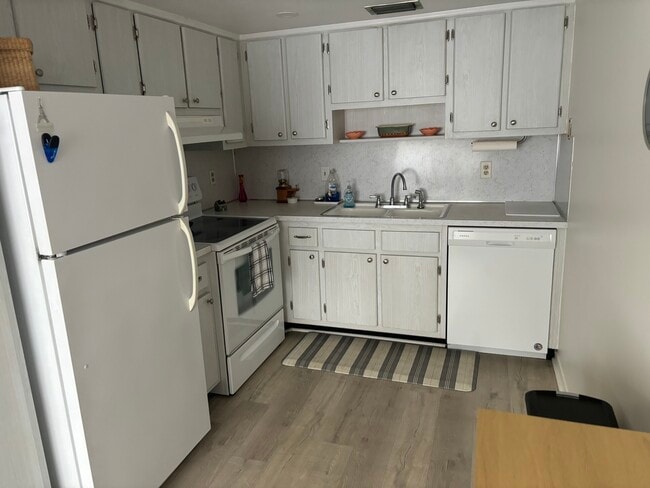 Building Photo - 8454 111th St