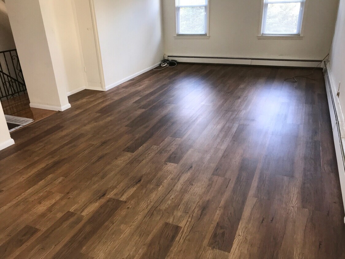 Primary Photo - 212 Maple Ave