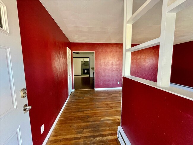 Foto del edificio - 705 N McKinley Ave