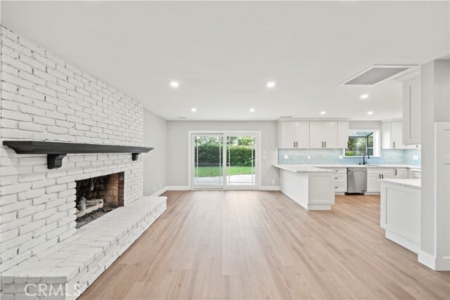 Building Photo - 5262 Kenilworth Dr