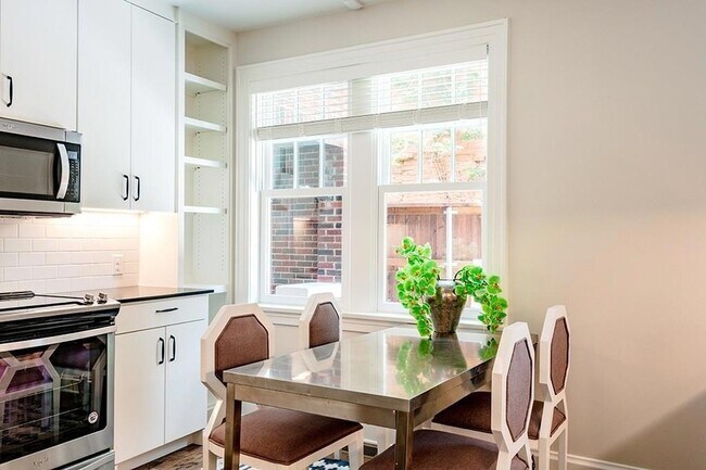 Foto del edificio - 2837 Hemphill St