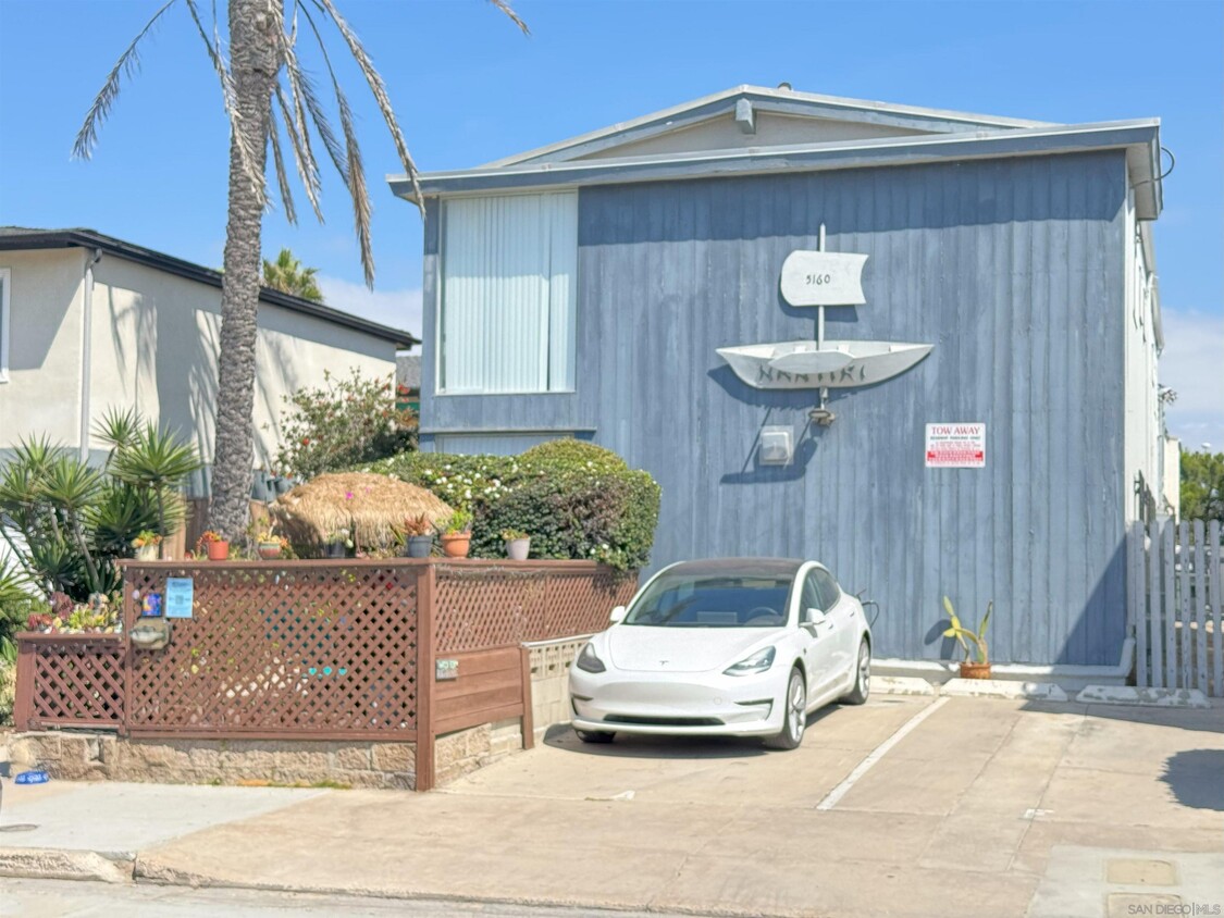Primary Photo - 5160 Brighton Ave