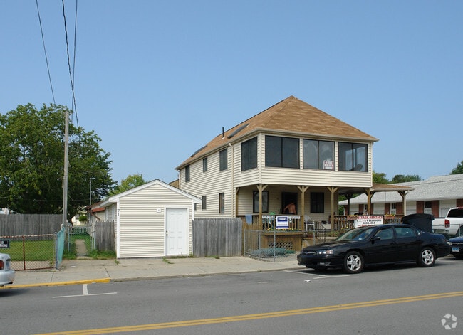 Building Photo - 67-69 Hartford Ave