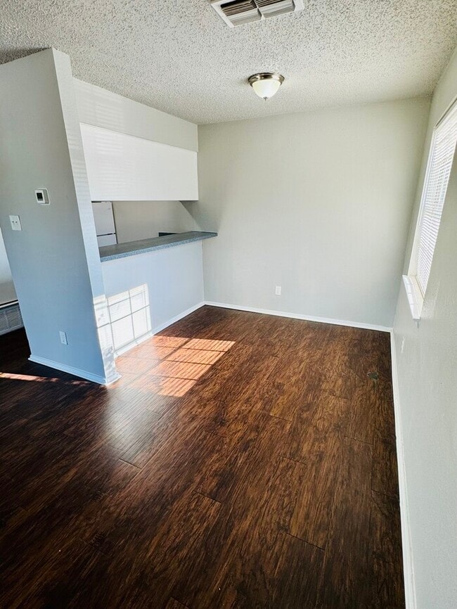 Foto del edificio - Kennedale 1 bedroom apartment ! Water included !