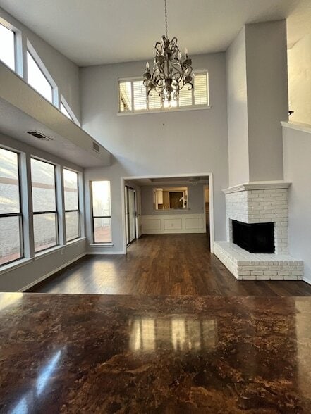 Foto del edificio - 17084 Westgrove Dr