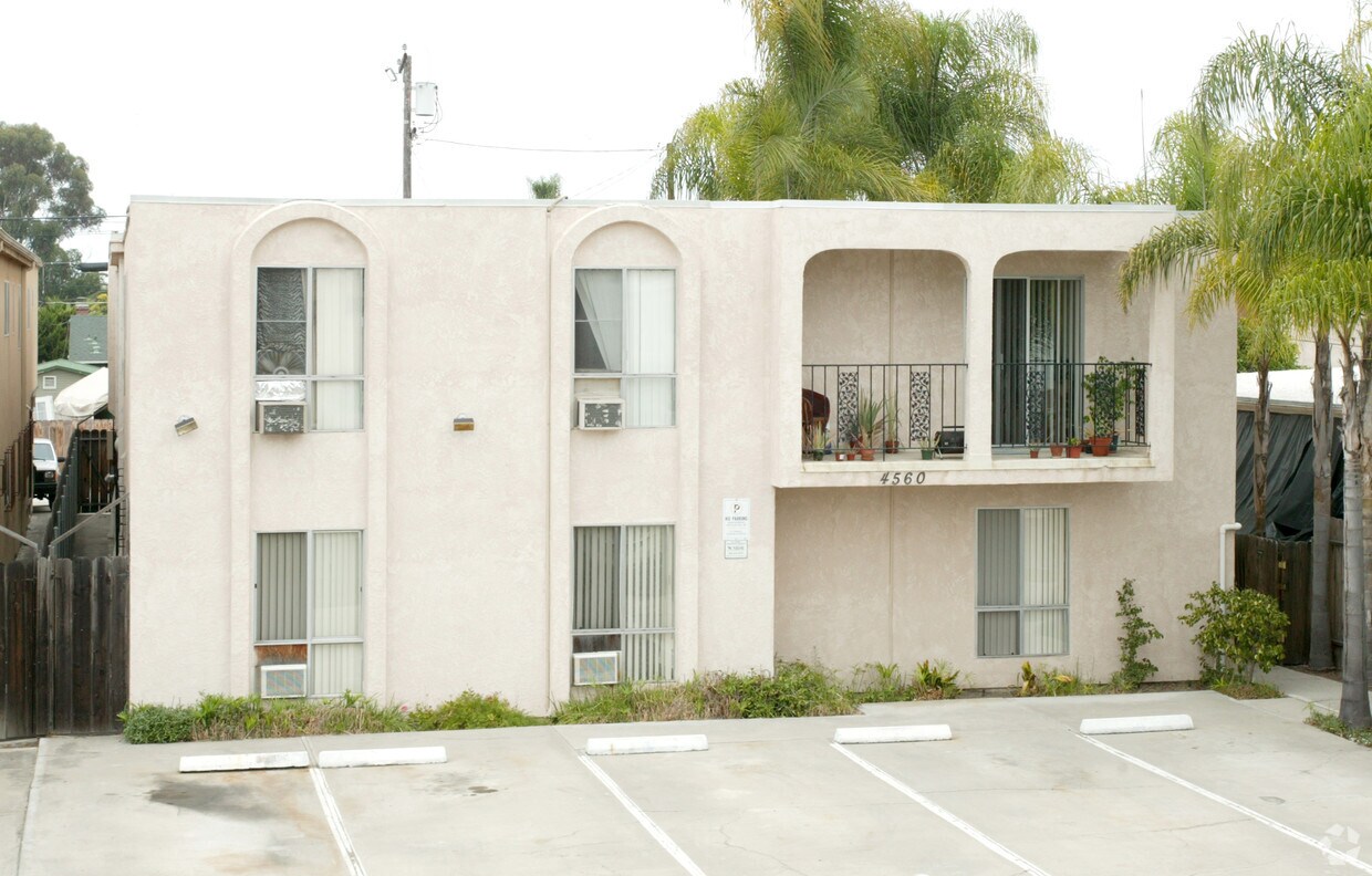 Foto del edificio - 4560 Campus Ave