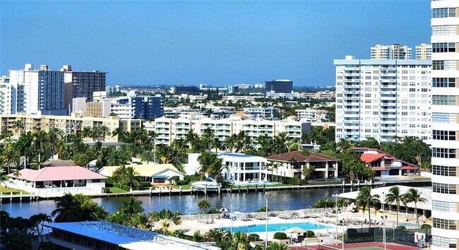 Foto del edificio - 2030 S Ocean Dr