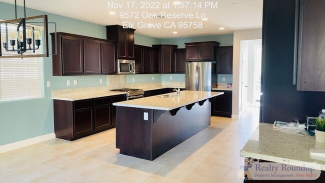 Building Photo - 4 Bed, 3 Bath Home in Elk Grove