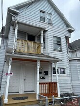 Building Photo - 118 E Farm St