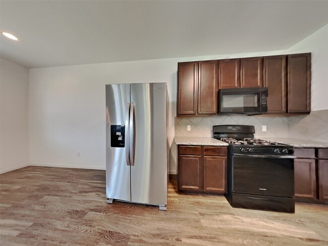 Building Photo - 10322 Urban Oak Trl