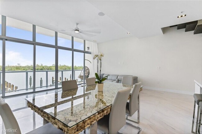 Building Photo - 3 br, 3.5 bath Townhome - 2860 N Ocean Dr ...