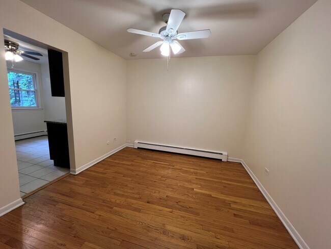 Foto del edificio - 7542 N Oakley Ave