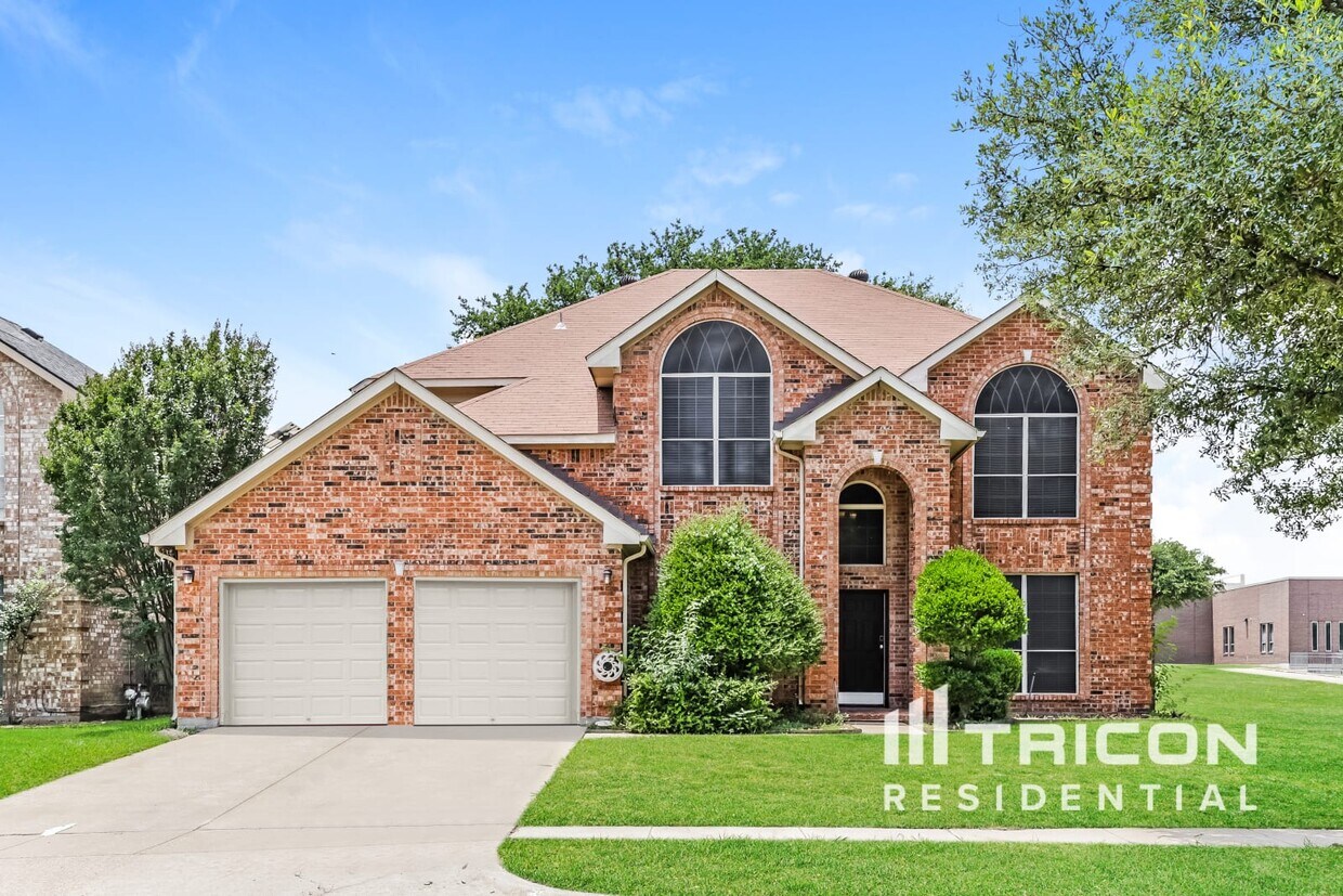 Foto principal - 4649 Devonshire Dr